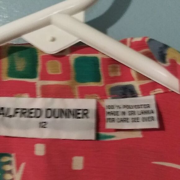 Vintage Hawaiian button down shirt - Picture 5 of 11